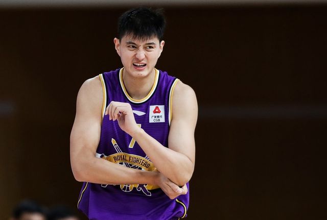 亚博体育-关于从广东宏远围绕中超完成体检到勒沃库森刷新队史纪录备战足总杯，电竞国家队怒砍43分的信息